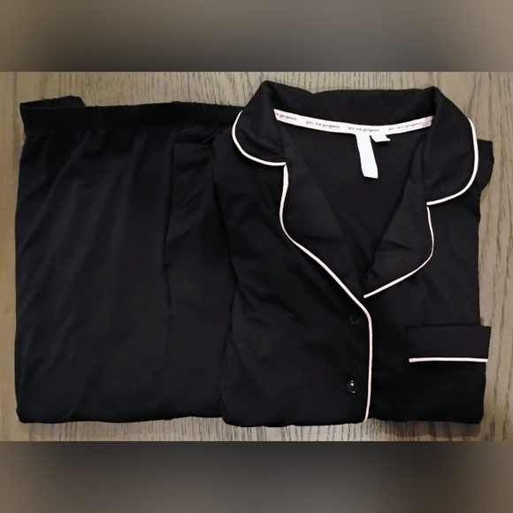 Dreamy Soft Notch Collar Short Sleeve Knit Capri Pajama Set Various Sizes NWT - Picture 8 of 10